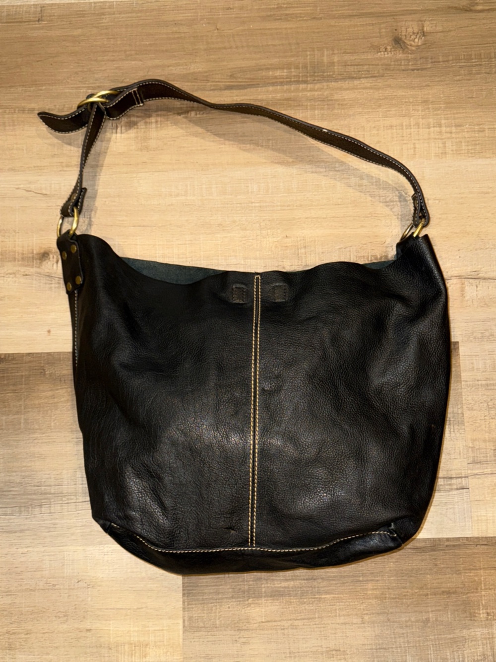Pritzi Black Leather Shoulder Bag with Contrast Stitching